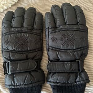 Black Winter Gloves